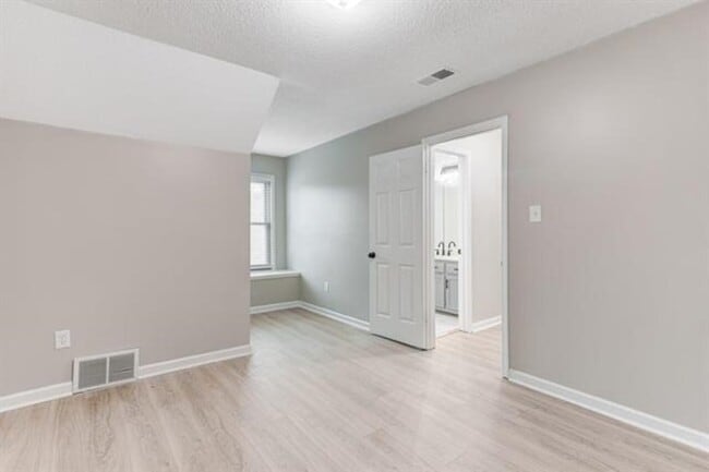 Building Photo - 7105 Santa Cruz Dr