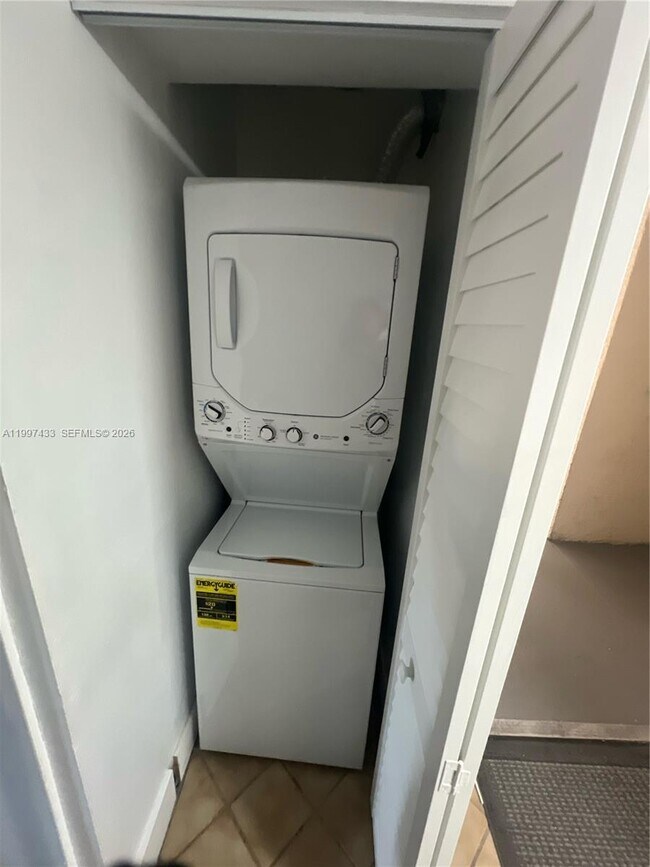 Building Photo - 8460 SW 154th Cir Ct