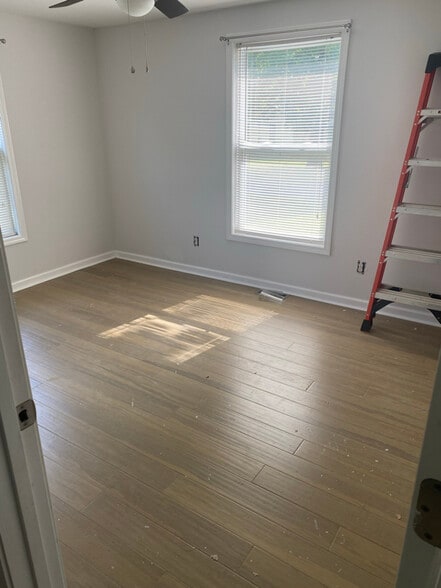 Building Photo - 815 W Rodney Dr