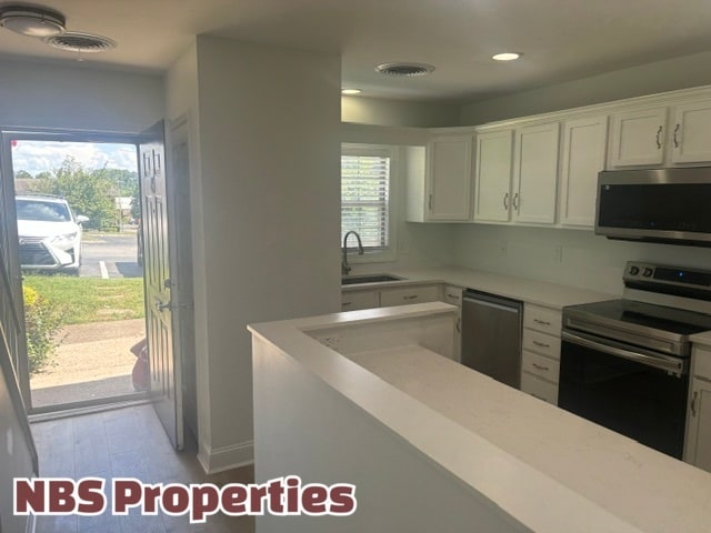 Building Photo - 6529 Deane Hill Dr