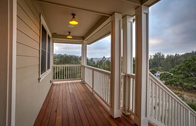 Building Photo - Modern Country Home in Petaluma – 4 Bed, 3...