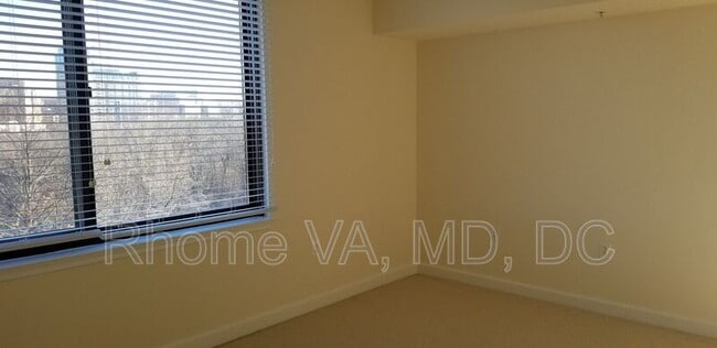 Building Photo - 2451 Midtown Ave