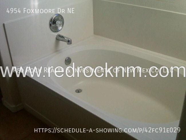 Building Photo - 4954 Foxmoore Dr NE