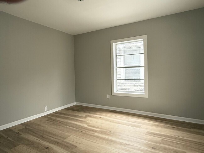 Building Photo - Remodeled 3 BR in North Birmingham