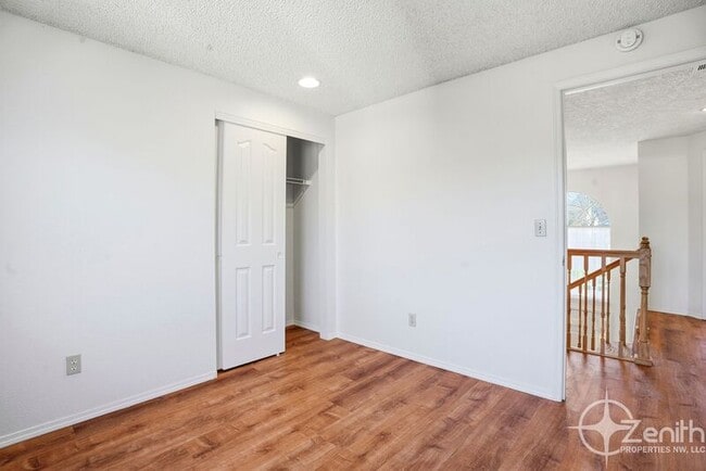 Building Photo - 16101 SE 18th St