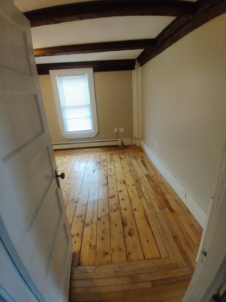 Building Photo - 37 Whitehall Rd