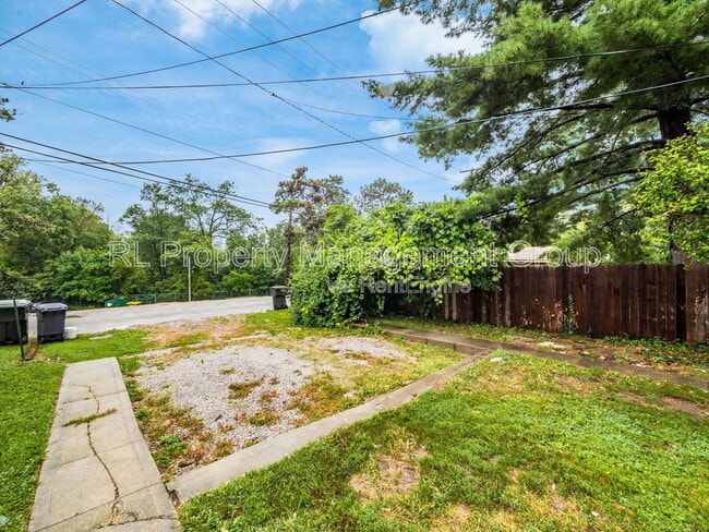 Building Photo - 219 Olentangy St