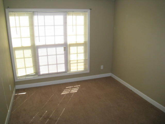 Building Photo - Great room with wood floors, Awesome maste...