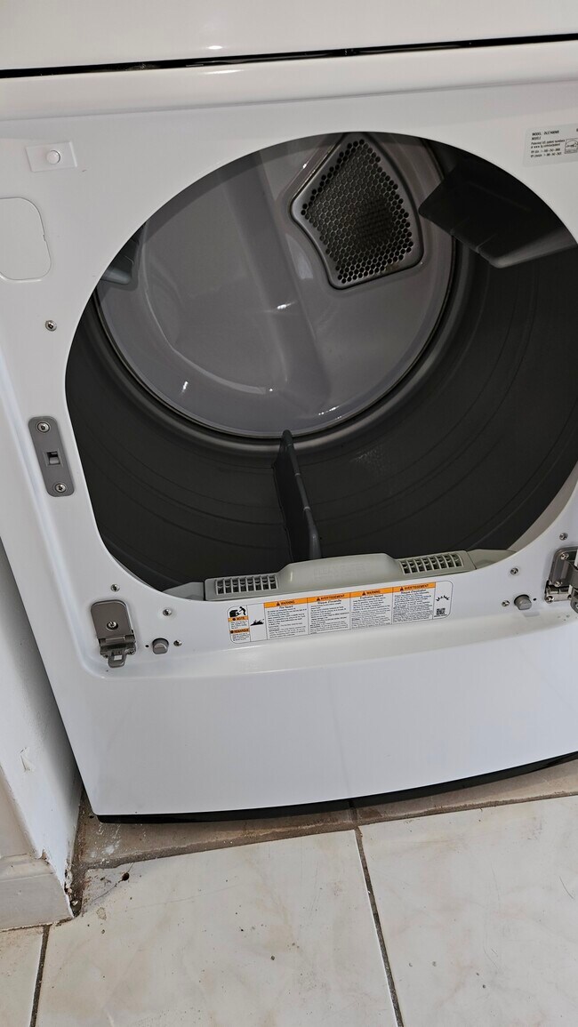 Building Photo - 177 NE 12th Ave