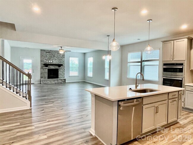 Building Photo - 3174 Laurel Brk Dr
