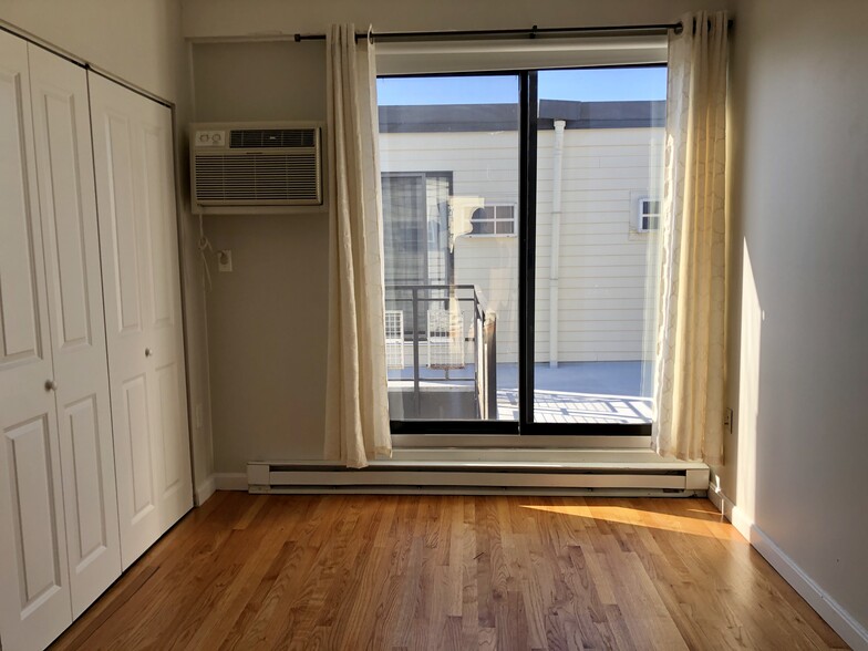 Building Photo - 12 Stoneholm St
