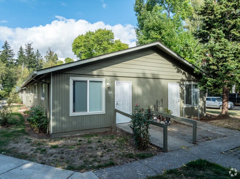 Primary Photo - Wayside Apartments