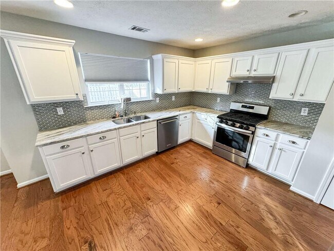 Building Photo - 1344 Treewood Trail