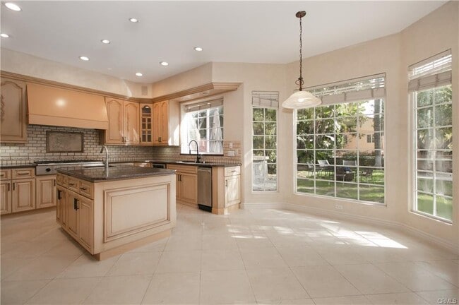 Building Photo - 5218 Otis Ave