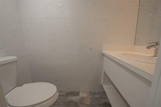 Building Photo - 468 Golden Isles Dr