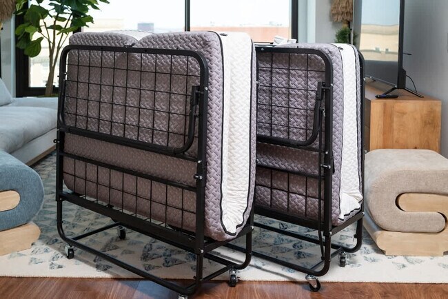 Building Photo - 212 Stuart St