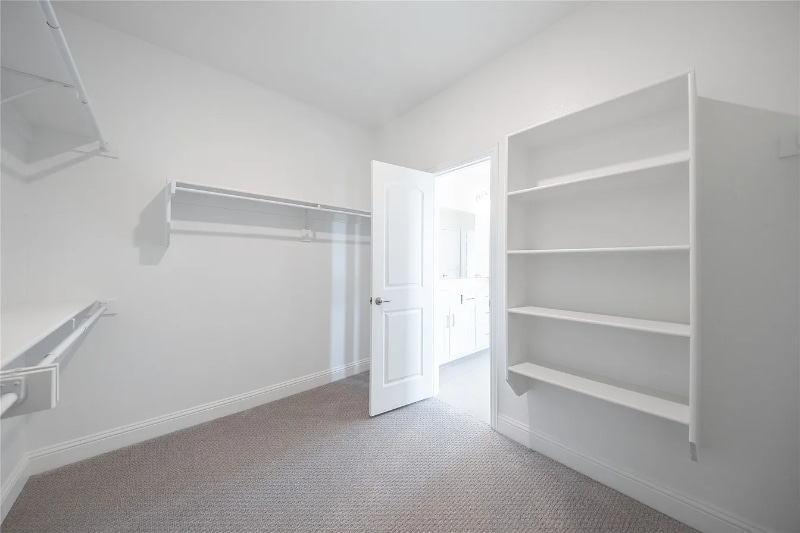 Building Photo - 2420 Bernham Dr