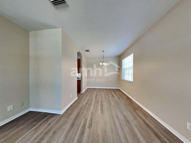 Building Photo - 9253 Black Thorn Loop