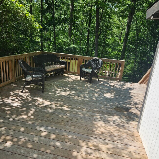 Building Photo - 220 Gumlog Dr