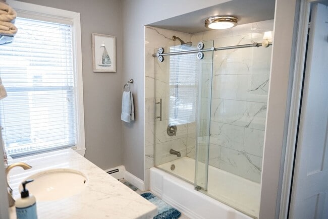 Building Photo - 104 Union St