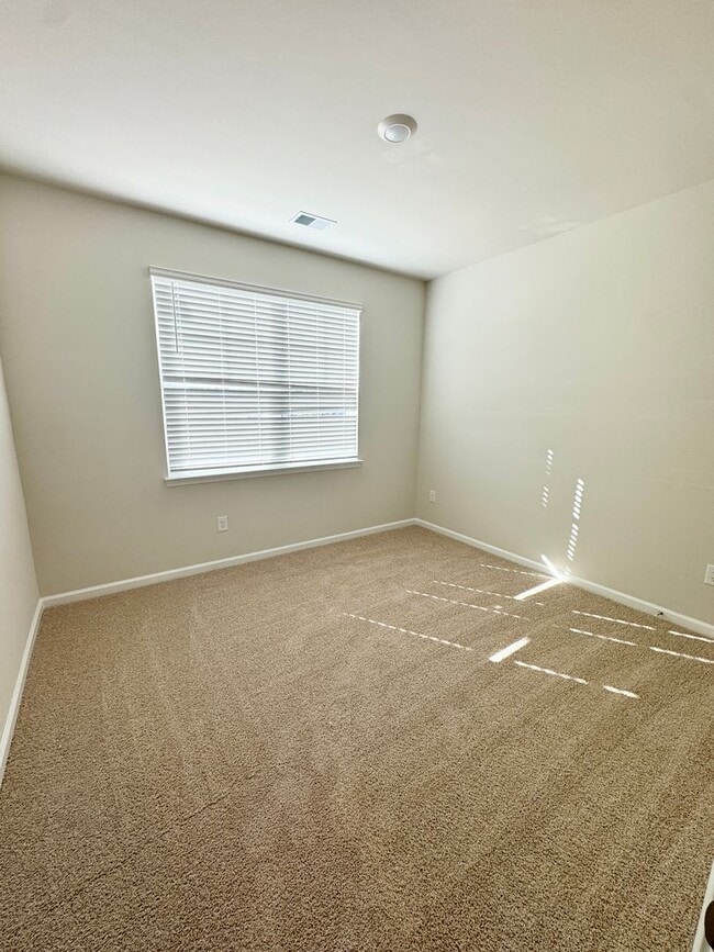 Building Photo - Brand New! Central Conway Location in Kingston Bay! Beautiful Pond View!