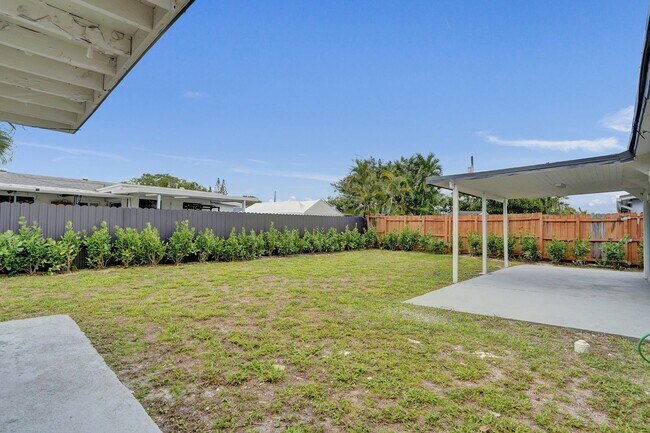 Building Photo - 4BR Corner Home (4th from FL Room) | No HOA | Large Fenced Yard | Move-In Ready