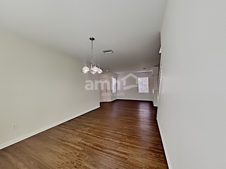 Building Photo - 9848 Edmonton Dr