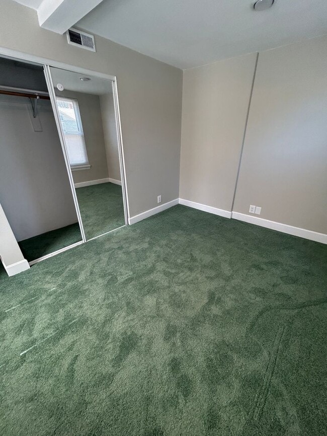 Building Photo - 909-911 Connecticut