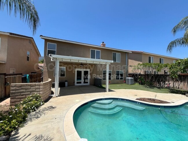 Building Photo - 23306 Daisy Dr