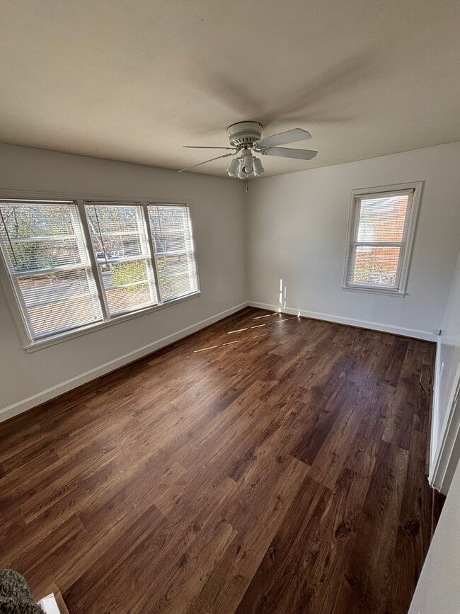 Building Photo - 3 Bedroom 2 Bath located in Brookhaven off Hargrove Road