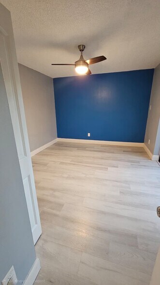 Building Photo - 11880 SW 13th Ct