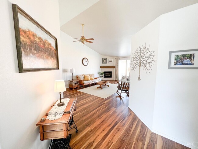 Building Photo - Fantastic 4 Bedroom Home with 3 Car Garage...