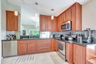 Building Photo - 14211 W La Sedona Cir