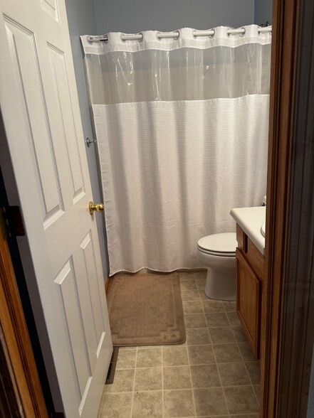 Building Photo - 1017 Basin Ct