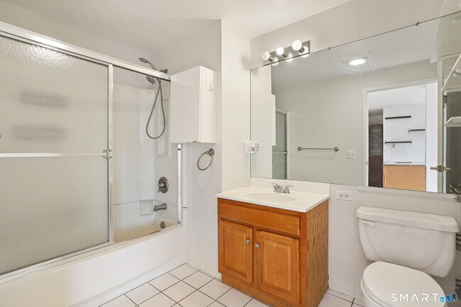 Building Photo - 300 Broad St