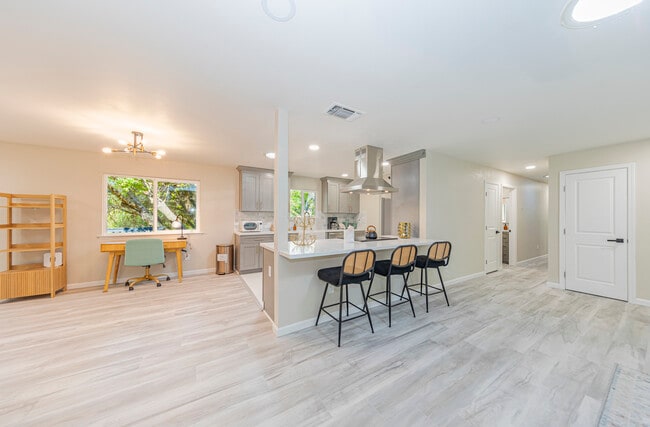 Building Photo - 35680 Forest Dr