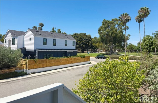 Building Photo - 253 Knox Pl