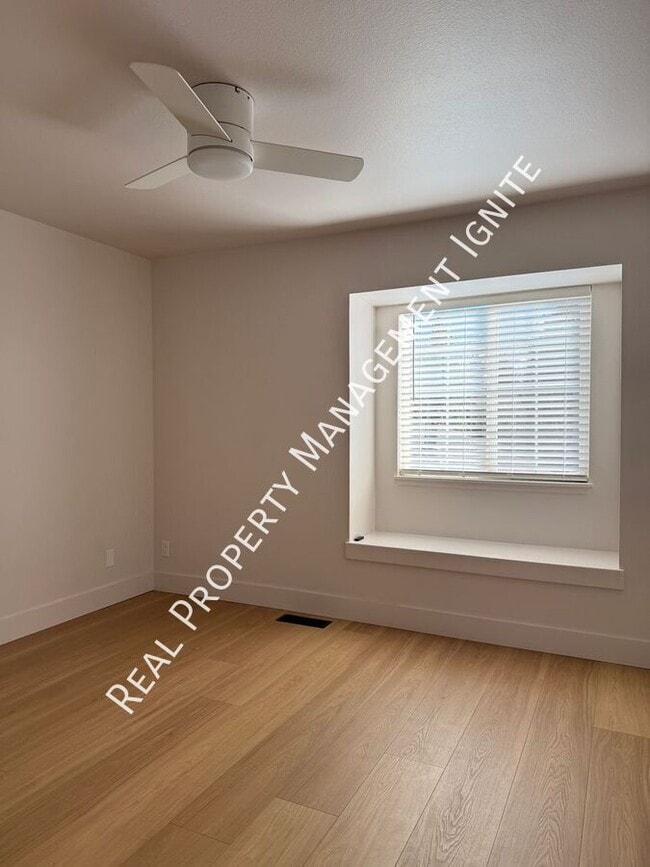 Building Photo - 1972 NE Sams Loop