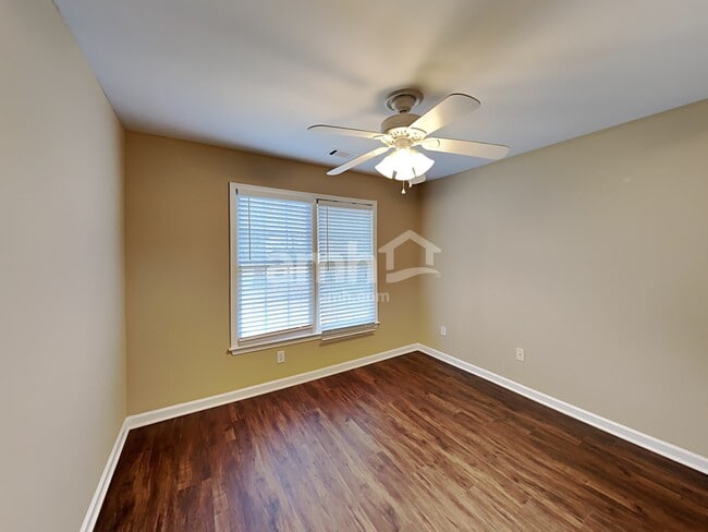 Building Photo - 1029 Chatsworth Ln