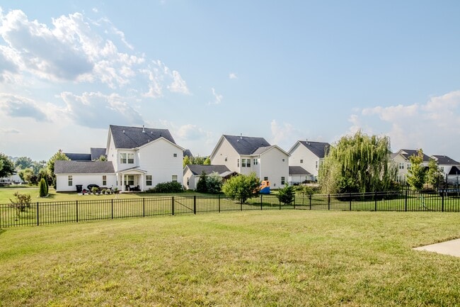 Building Photo - 2048 Oglethorpe Dr