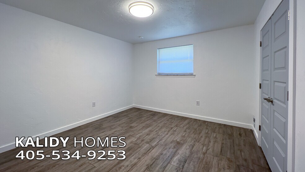 Building Photo - 702 Amity Ln