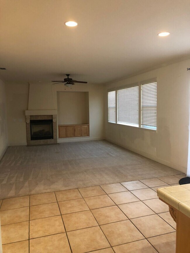 Building Photo - 4 br, 2.5 bath House - 205 Vista Del Rio Ct.