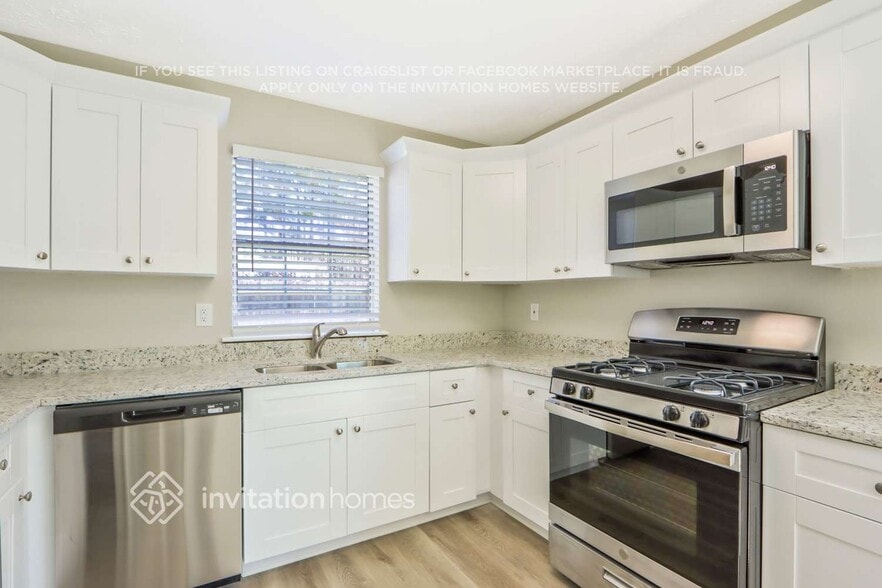 Building Photo - 6635 Emerald Pointe Cir