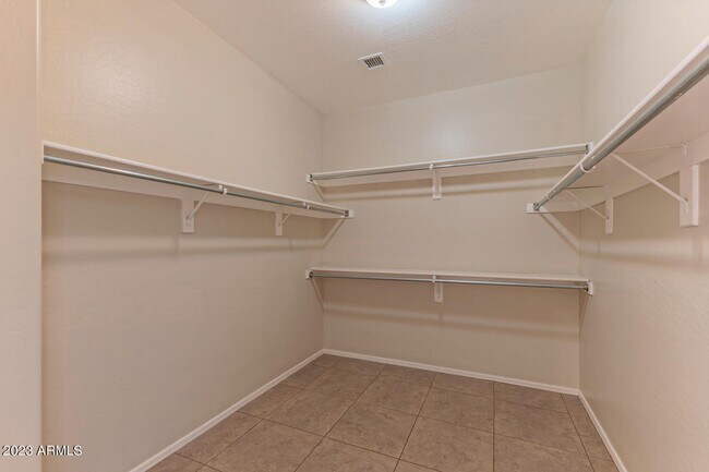 Building Photo - 11605 W La Reata Ave