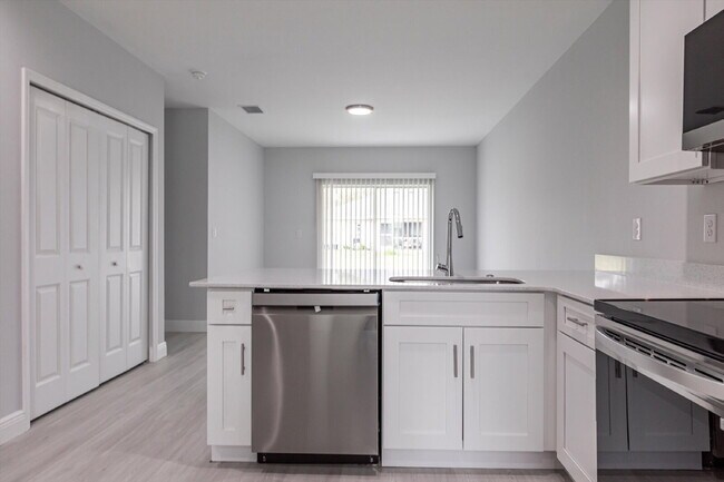 Building Photo - BRAND NEW Construction, 3 bed / 2 bath Rent-Ready Home in Port Charlotte!