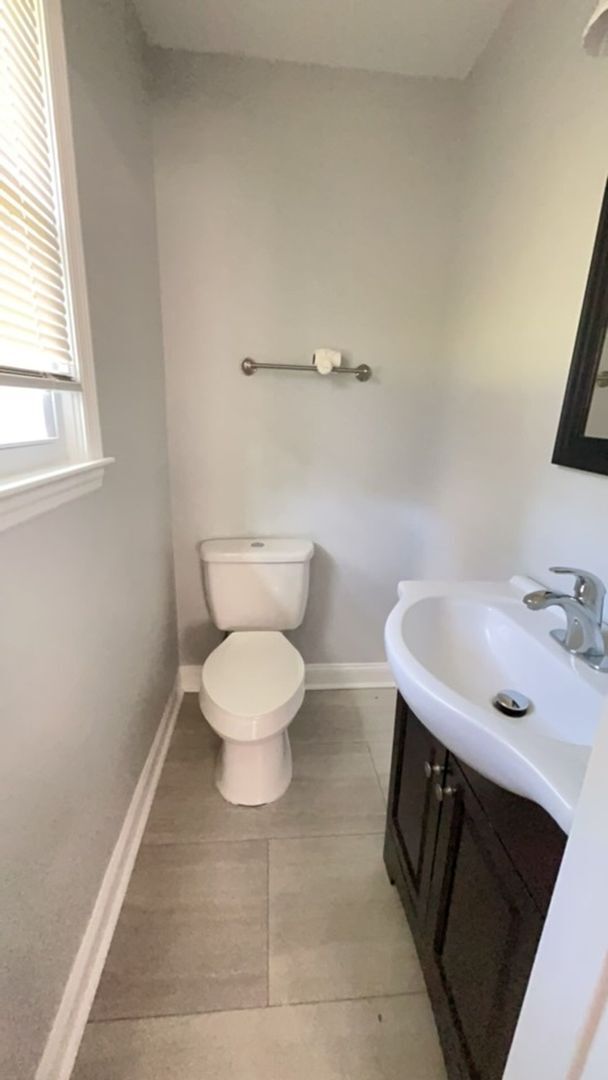Building Photo - 3 Bedroom, 1.5 Bath Home in Ladson