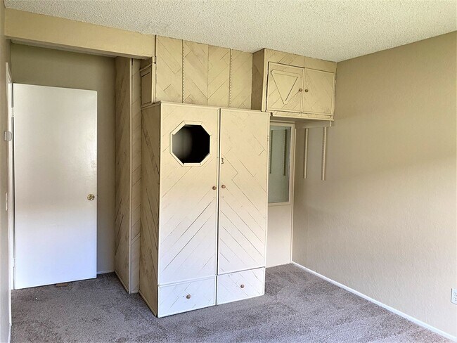 Building Photo - Spacious 4BR/2BA Mira Mesa Home For Rent!