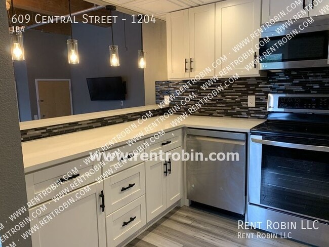 Building Photo - 609 Central St