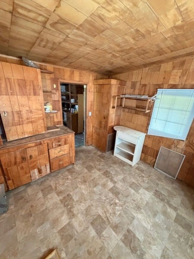 Building Photo - Available Soon!  Updated 2 Bedroom ~ 1 Bathroom Home Located in Monroe