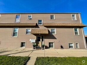 Building Photo - 1 bedroom in SCHILLER PARK IL 60176